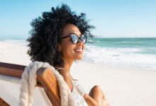 Curly Hair vs Straight Hair Which Keeps You Cooler