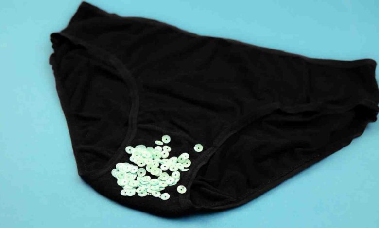 Vaginal discharge: What's together with your panties turning white within the center? 1 underwear 1