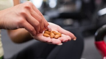 almonds almonds
