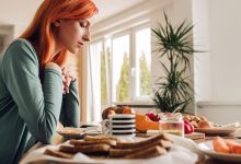 9 Foods That Help or Hurt Anxiety