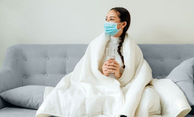 Contagious Intervals for Colds, Flu, COVID-19 and RSV: Components and Precautions 1 Contagious Periods for Colds Flu COVID 19 and RSV Factors and