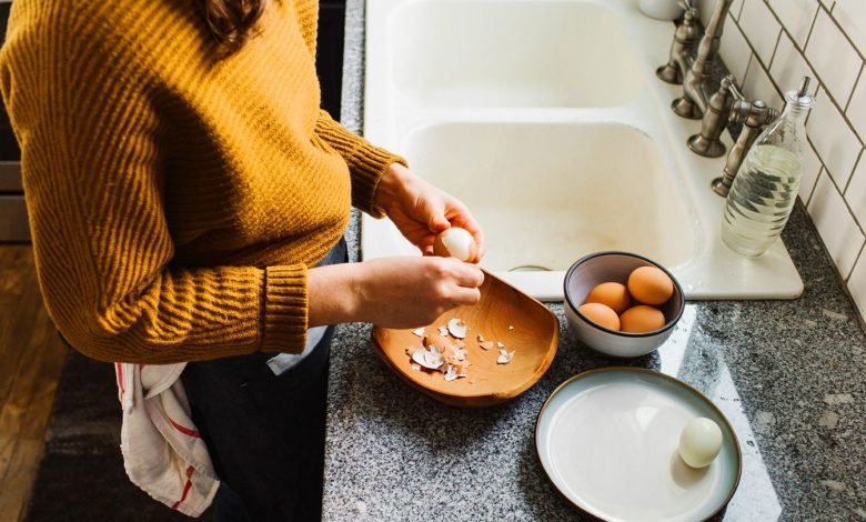 8 Healthy Excessive-Protein Snacks to Assist You Energy By means of the Day 1 8 Healthy High Protein Snacks to Help You Power Through the
